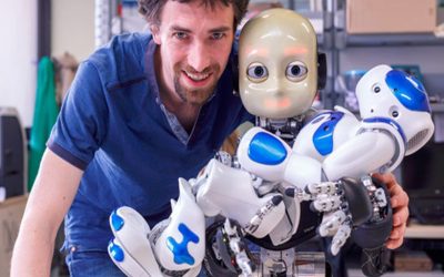 Desarrollan iCub el robot humanoide que parece niño.