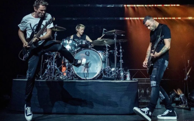 Muse visibiliza el autoritarismo en su nueva canción.