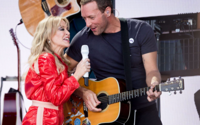 Coldplay y Kylie Minogue comparten escenario.