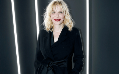 Courtney Love trabaja en sus memorias y dice que contará la verdadera historia de su vida.
