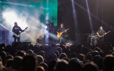 Molotov se enfrenta con otra banda en una presentación