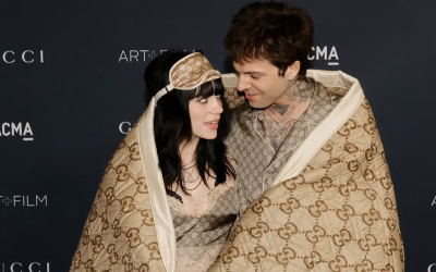 Billie Eilish y Jesse Rutherford hacen su debut como pareja en la alfombra roja