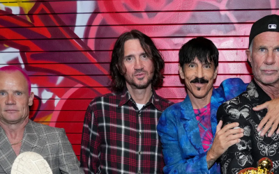 Anthony Kiedis y Flea se sinceran,los integrantes de la banda  Red Hot Chili Peppers hablan de todo en un podcast del mismo Flea