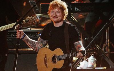 Ed Sheeran es sorprendido vendiendo hot dog en un peculiar restaurant de Chicago