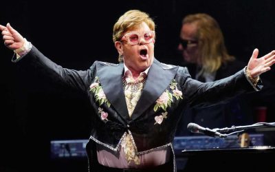 Elton John consigue que su gira mundial de despedida supere los 900 millones de dólares