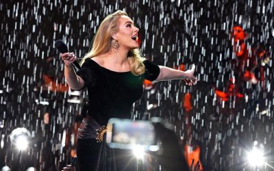 Adele rompe en llanto en pleno concierto en Las Vegas