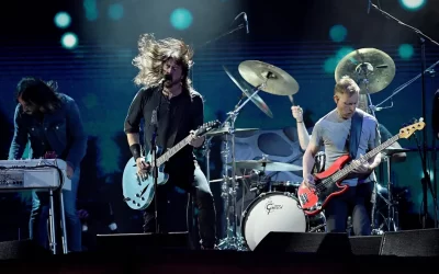 Foo Fighters y Billy Idol tocan «Pretty Vacant» de Sex Pistols en vivo