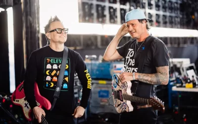 Travis Barker pausa su gira con Blink-182 debido a un “asunto familiar urgente”