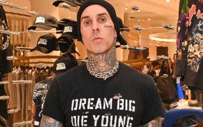Travis Barker sufre un accidente en pleno show de Blink-182