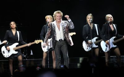 Rod Stewart realizó un recital sorpresa y presentó su nuevo álbum