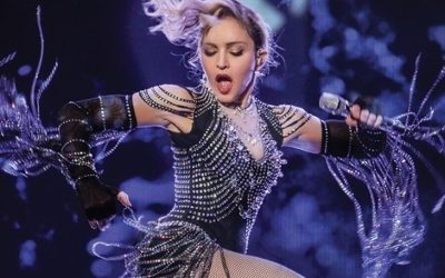 El error de ubicación de Madonna en pleno show y la burla a Lady gaga se vuelve viral