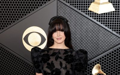 Lana del Rey publica una foto con una pistola y da más detalles de su nuevo disco