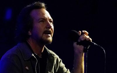 Eddie Vedder asiste a un concierto de Taylor Swift y se sorprende de los fans
