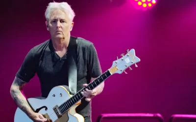 Mike McCready sufre aparatosa caída en el escenario durante concierto de Pearl Jam