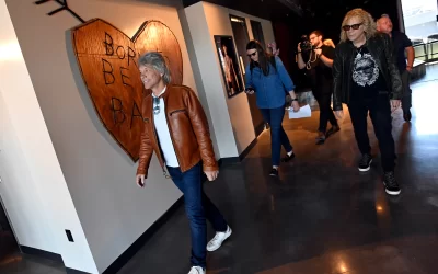 Bon Jovi lanza ‘Forever’ y reaparece con un concierto sorpresa