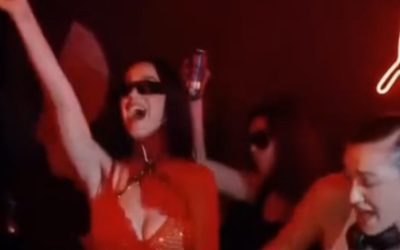 Katy Perry explica el nombre de su siguiente álbum y aparece por sorpresa en Ibiza