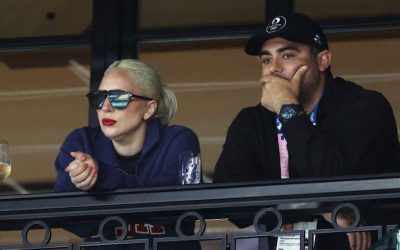 Lady Gaga confirma su compromiso con su novio y muestra fragmentos de dos canciones nuevas