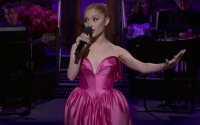 Ariana Grande imitó a Britney Spears, Miley Cyrus y Gwen Stefani como parte de su monólogo