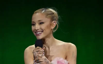 Un periodista denuncia sobornos de fans de Ariana Grande para ser nominada a unos premios por ‘Wicked’