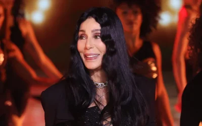 Cher prepara su despedida con un último disco, una biografía y seis décadas de historia musical