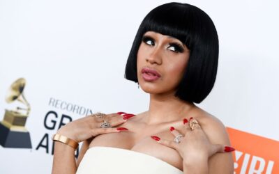 Cardi B, denunciada por haberle tirado un micrófono a una fan en 2023