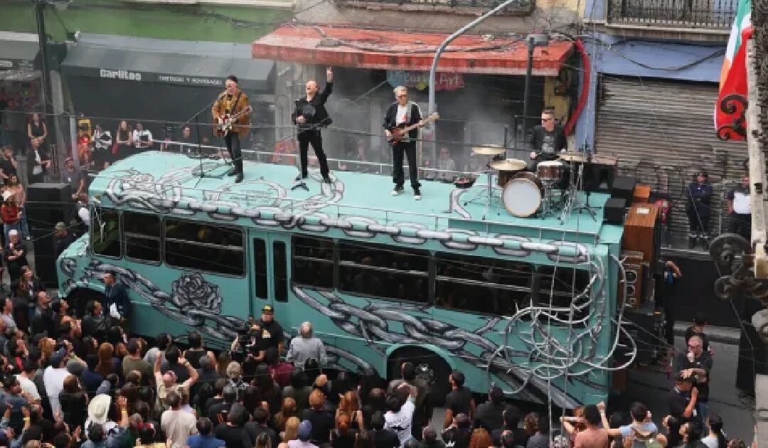 U2 toma la CDMX con causa