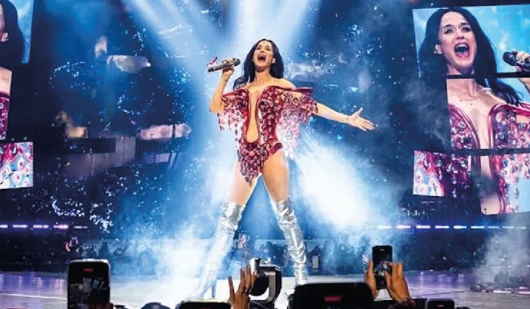 Katy Perry sorprende con show gratuito