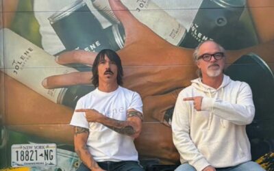 Kiedis lleva el rock al café