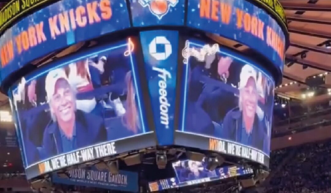 Bon Jovi desata euforia en la NBA